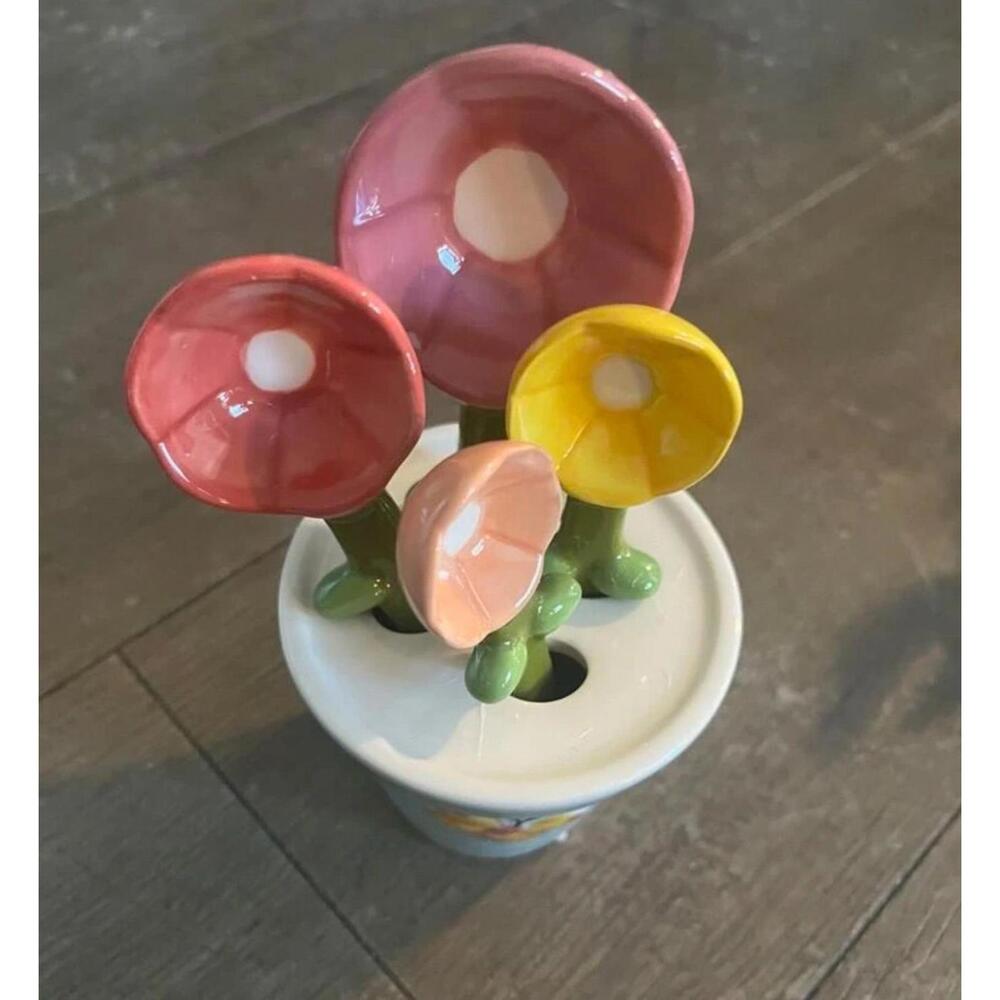 measuring spoons